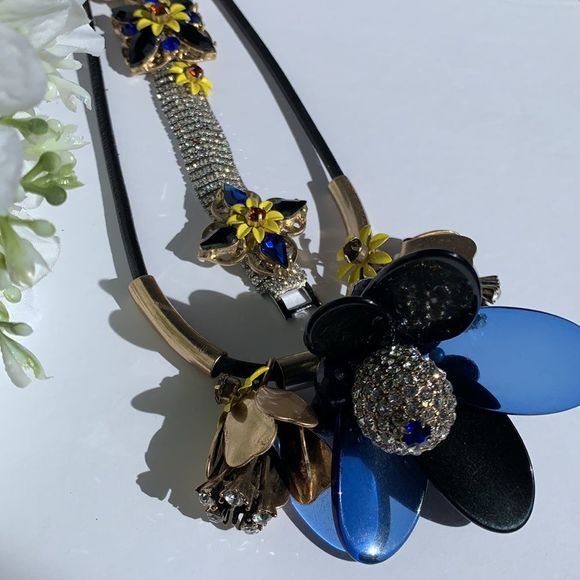 πππBanana Republic set of necklace and bracelet πππ - Picture 13 of 14